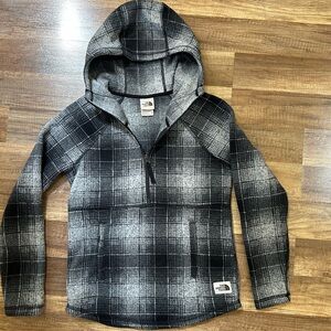 The North Face Crescent Hooded Pullover Womens Fleece - in EXCELLENT condition!
